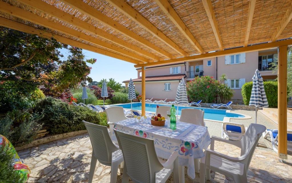 Villa Franka 113 Basanija Exterior photo